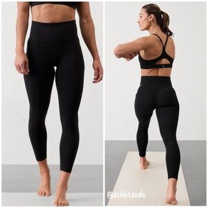 NWT Athleta Salutation Stash Pocket 7/8 //Black